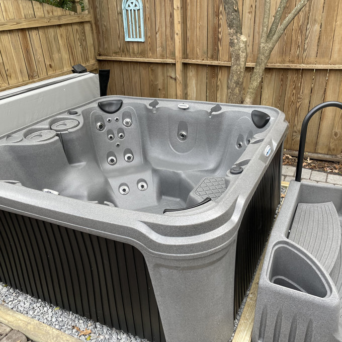 AquaRest Spas, powered by Jacuzzi® pumps AquaRest DayDream 3500